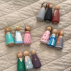 Colorful Wooden Peg Dolls Set